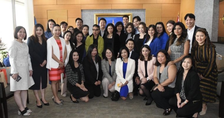ชมรมนักประชาสัมพันธ์ และสื่อสารการตลาด โรงแรมแห่งประเทศไทย แสดงความยินดีต่อคุณฐาปนีย์ เกียรติไพบูลย์ ผู้ว่าฯ ททท.คนใหม่