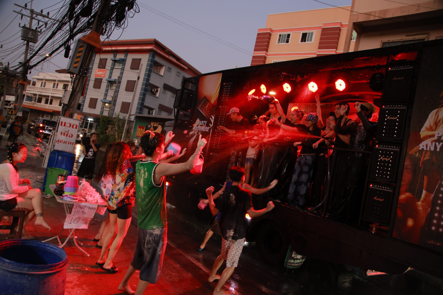 Marshall เขย่าตลาดลำโพงปาร์ตี้ไทย ส่งแคมเปญ “Party Anywhere” ยึดหัวหาดสงกรานต์ เปิดตัว Bromley 450